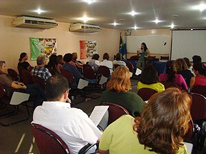 1-Em-reuniao-no-CRP-RJ-psicologos-da-SEAP-repudiam-suspensao-da-Resolucao-009-2010_01-300x225.jpg